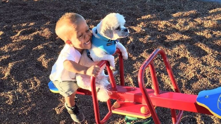 Quaden-Bayles-and-Buddy-Dwarfism-770x433